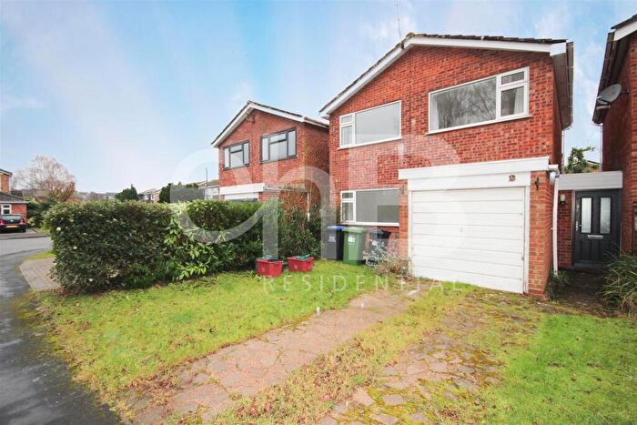 3 Bedroom Semi Detached House To Rent In Huddisdon Close, Warwick, CV34