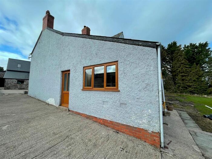 Studio To Rent In Llantilio Pertholey, Abergavenny, NP7