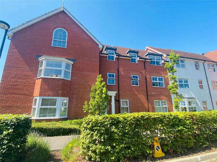 2 Bedroom Flat To Rent In Whitton House, Ashville Way, Wokingham, Berkshire, RG41