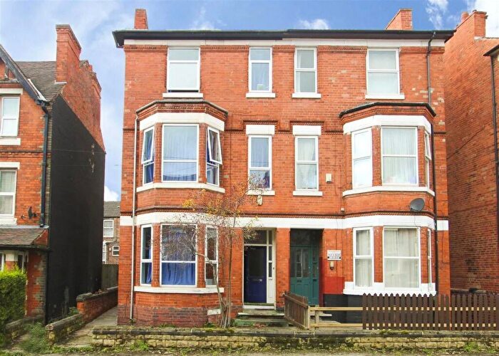 6 Bedroom Semi Detached House For Sale In Burford Road, Nottingham, Nottinghamshire, NG7
