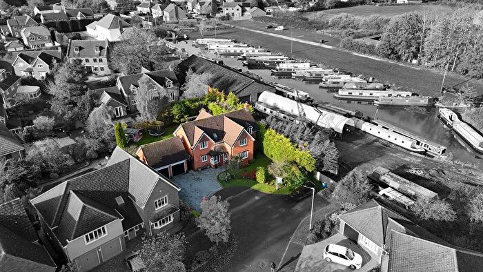 5 Bedroom Detached House For Sale In Queens Road, Calf Heath, Wolverhampton, WV10