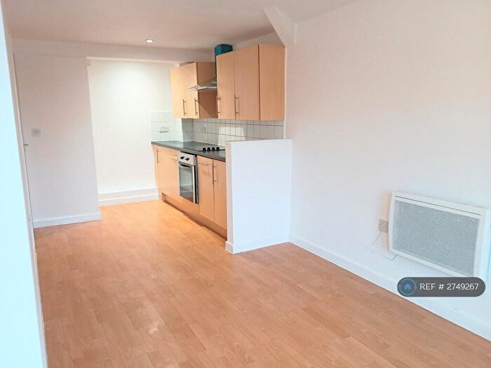 1 Bedroom Flat To Rent In Crown Court Chambers, Halifax, HX1