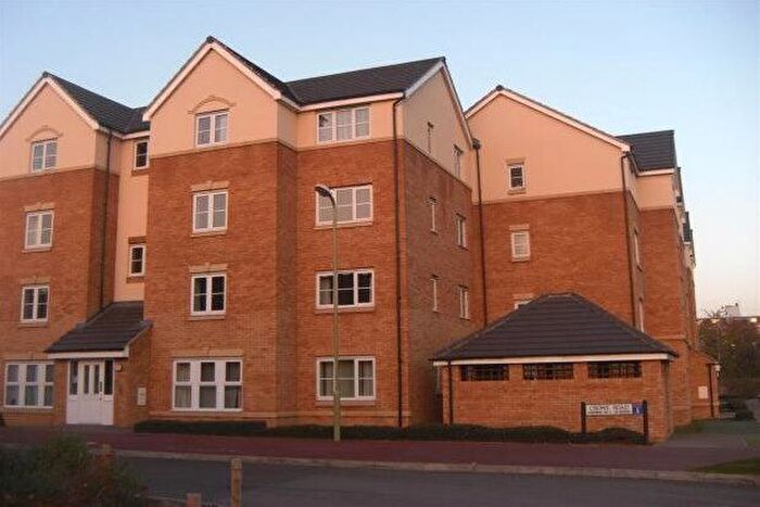 1 Bedroom Flat To Rent In Crowe Road, Bedford, MK40