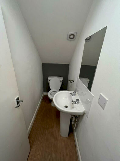 10 Bedroom Terraced House To Rent In Ebberston Terrace, Leeds, West Yorkshire, LS6