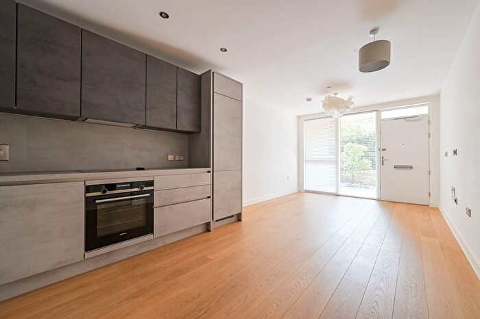 3 Bedroom Flat To Rent In Olympic Park Avenue, Stratford, London, E20