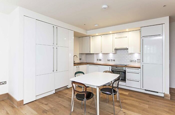 1 Bedroom Flat To Rent In Upham Park Road, Chiswick, W4