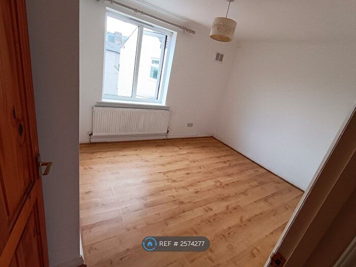2 Bedroom End Of Terrace House To Rent In North Road, Bromley, BR1