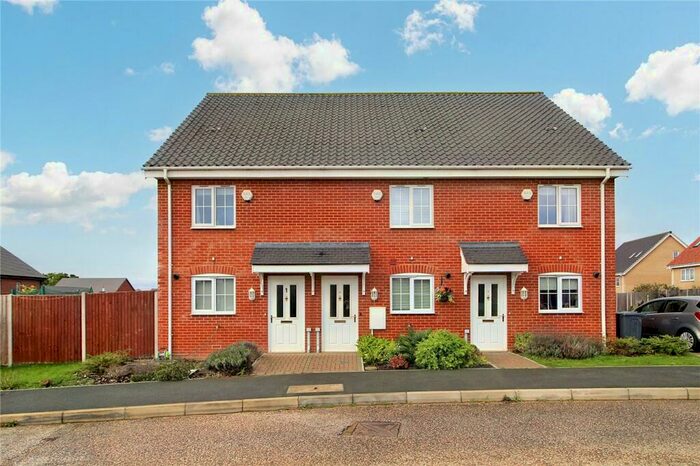 3 Bedroom Town House For Sale In Mentmore Way, Poringland, Norwich, Norfolk, NR14
