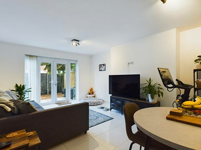2 Bedroom Flat For Sale In Holly Court, Burghfield Common, RG7
