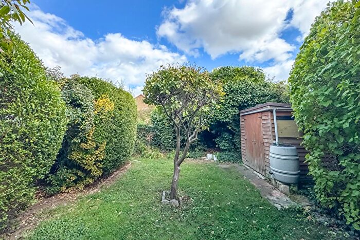 1 Bedroom Flat For Sale In Hornby Avenue, Westcliff-on-Sea, SS0