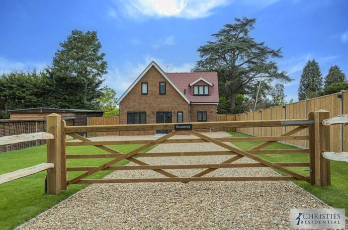 4 Bedroom Detached House To Rent In Ashtead, KT21