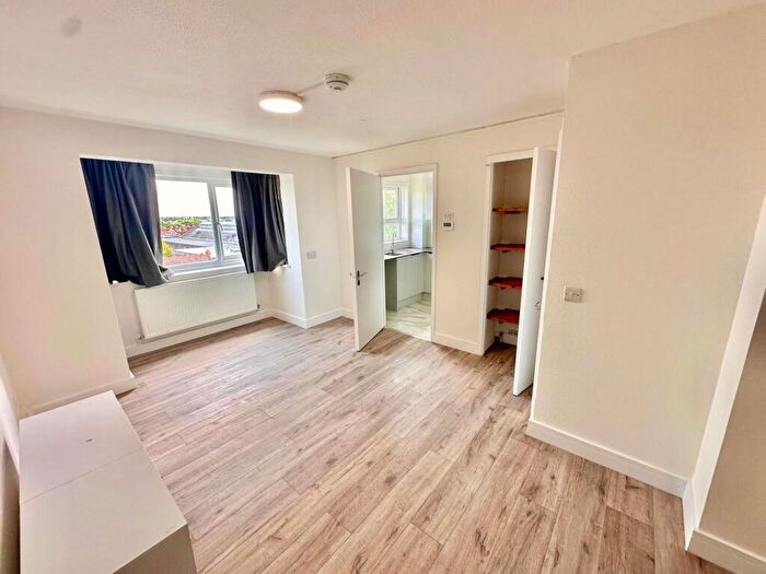 Studio To Rent In Rookwood Road, N16