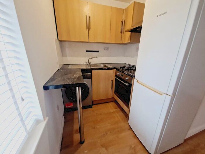 2 Bedroom Flat To Rent In Fitzstephen Rd, Dagenham, RM8