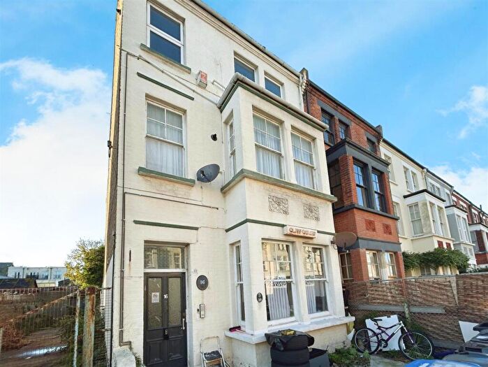 2 Bedroom Flat For Sale In Norfolk Road, Cliftonville, Margate, CT9