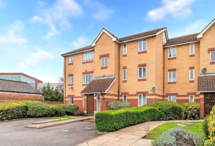 1 Bedroom Flat For Sale In Grove Road, Chadwell Heath, RM6