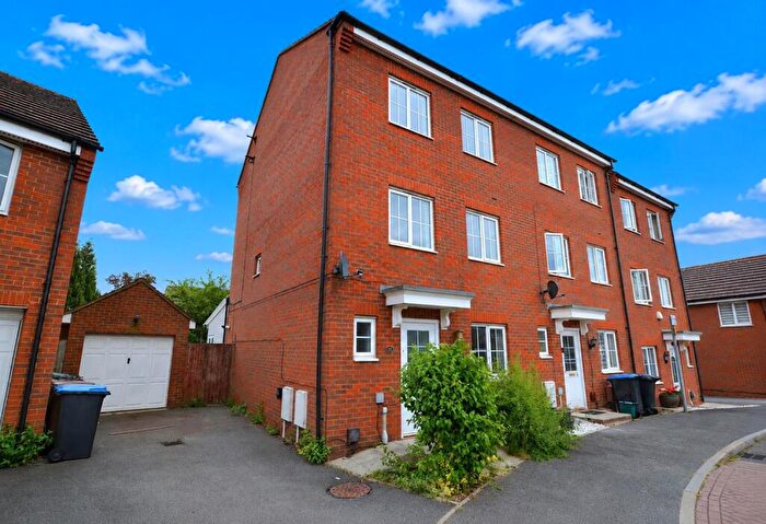 4 Bedroom Town House For Sale In Walker Grove, Salisbury Village, Hatfield, AL10