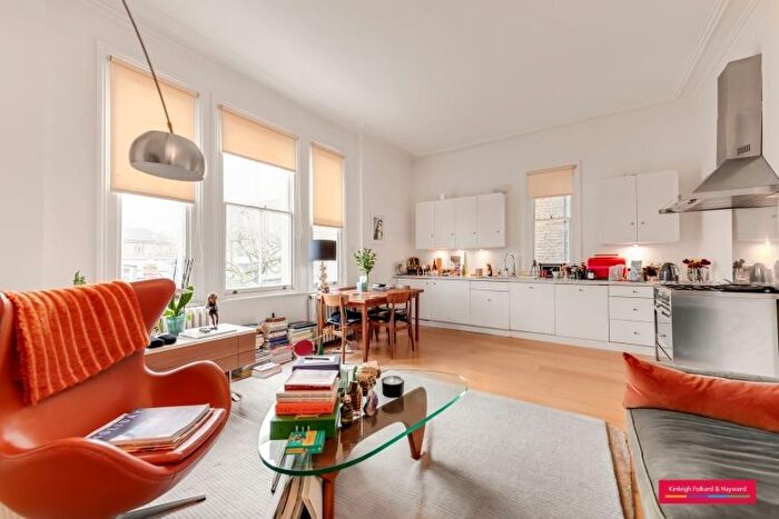 2 Bedroom Flat To Rent In Blenheim Crescent, London, W11