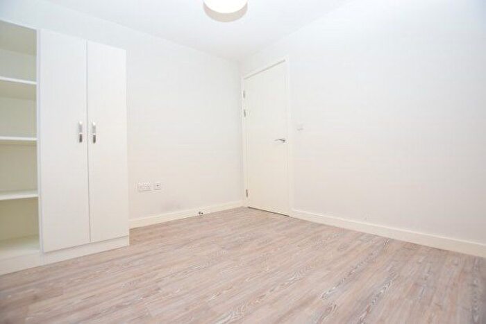 2 Bedroom Flat To Rent In Dun Lane, Sheffield, S3
