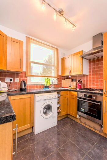 2 Bedroom Flat To Rent In Belgrave Gardens, St John's Wood, London, NW8