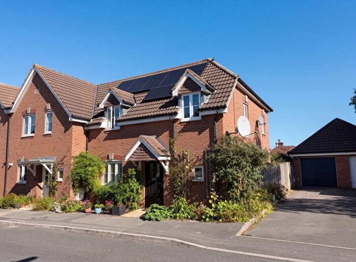 3 Bedroom End Of Terrace House For Sale In Depden Gardens, Dibden Purlieu, SO45