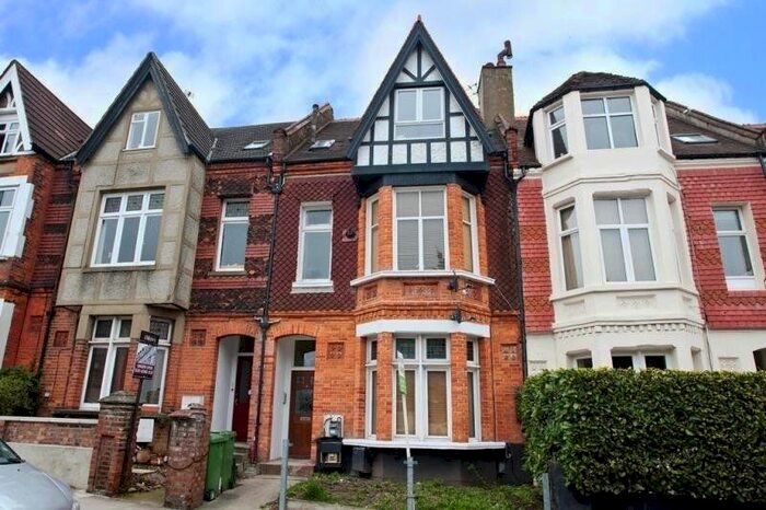 2 Bedroom Flat To Rent In Anerley Hill, London, SE19