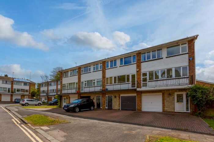 4 Bedroom Town House To Rent In Valley Drive, Sevenoaks, TN13