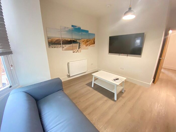 2 Bedroom Apartment To Rent In Flat, William Road, West Bridgford, Nottingham, NG2