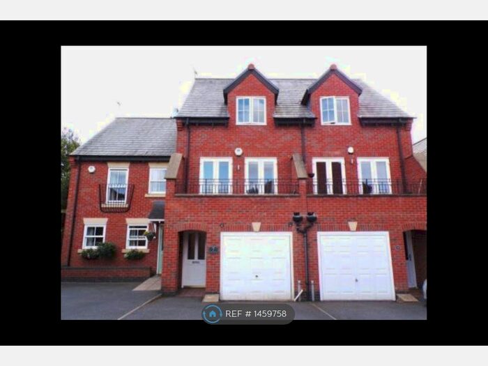 3 Bedroom Terraced House To Rent In Underwood Court, Glenfield, Leicester, LE3