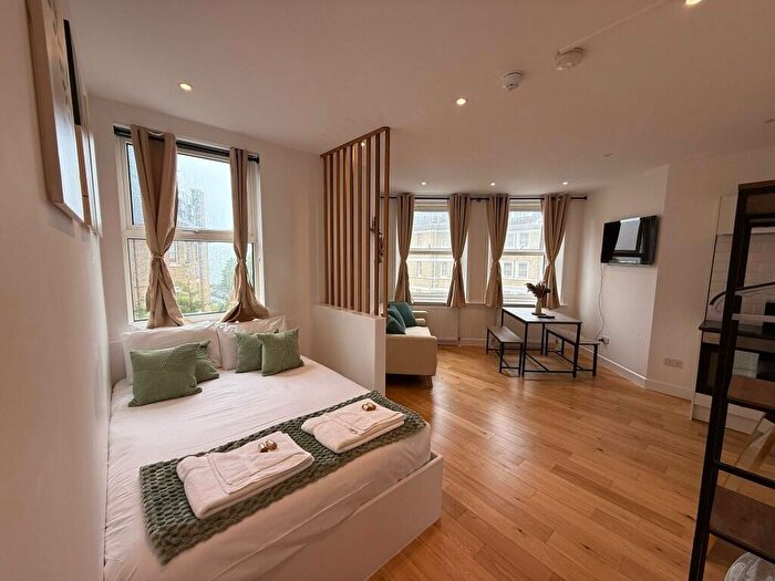 Studio To Rent In West Hill Road, Bournemouth, Dorset, BH2