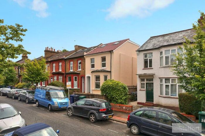 5 Bedroom Terraced House To Rent In Avenue Road, London, N12