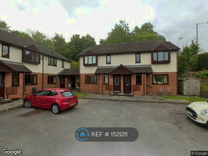 2 Bedroom Flat To Rent In The Cloisters, Whalley, BB7