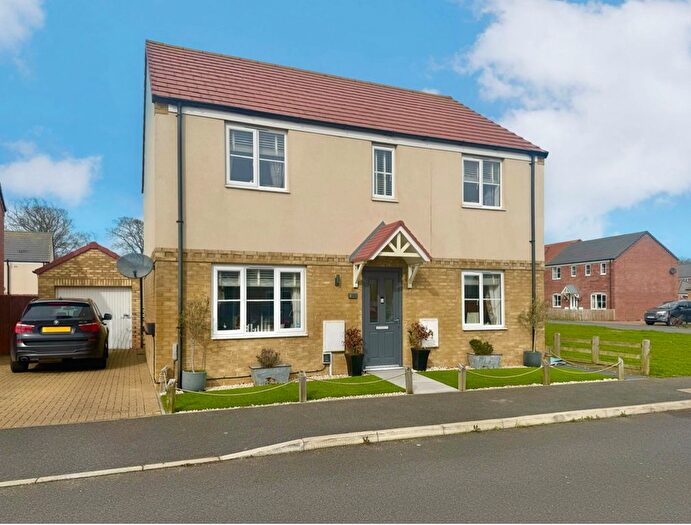 4 Bedroom Detached House For Sale In Pascoe Drive, Ormesby, NR29