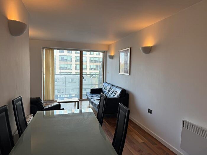 2 Bedroom Apartment To Rent In Whitehall Waterfront, LS1