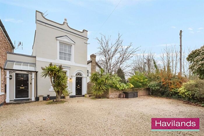 3 Bedroom Semi Detached House For Sale In Vicars Moor Lane, London, N21