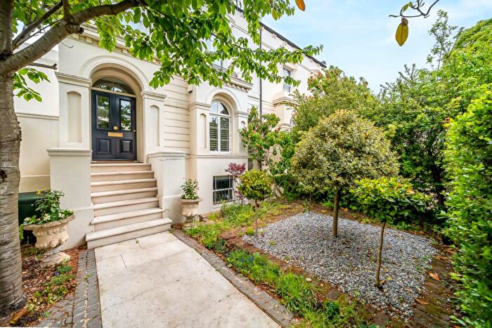 5 Bedroom Semi-Detached House For Sale In Park Hall Road, West Dulwich, SE21