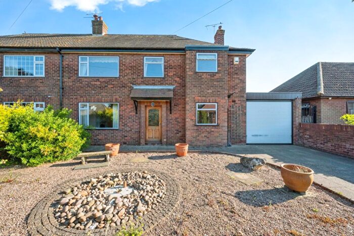 3 Bedroom Semi-Detached House For Sale In Ingham Road, Bawtry, Doncaster, DN10