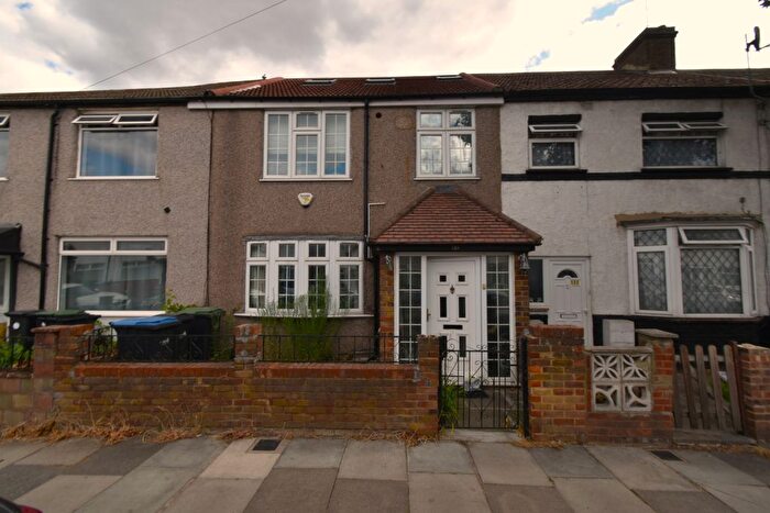 4 Bedroom Terraced House To Rent In London, N9