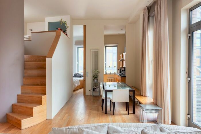 1 Bedroom Flat To Rent In Hoptons Gardens, Hopton Street, London, SE1