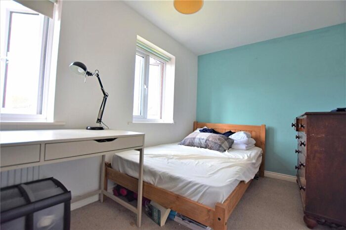 2 Bedroom End Of Terrace House To Rent In The Avenue, Didcot, Oxfordshire, OX11