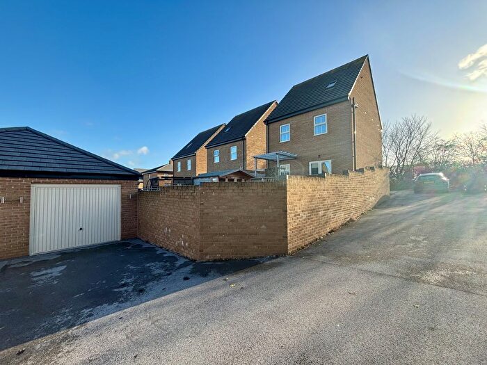 4 Bedroom Detached House To Rent In Tivey Road, Eckington, S21