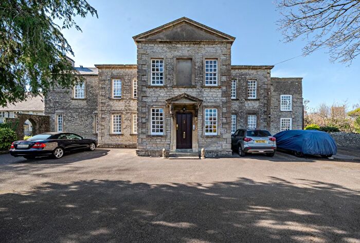 2 Bedroom Flat For Sale In Shortwood Road, Pucklechurch, Bristol, South Gloucestershire, BS16