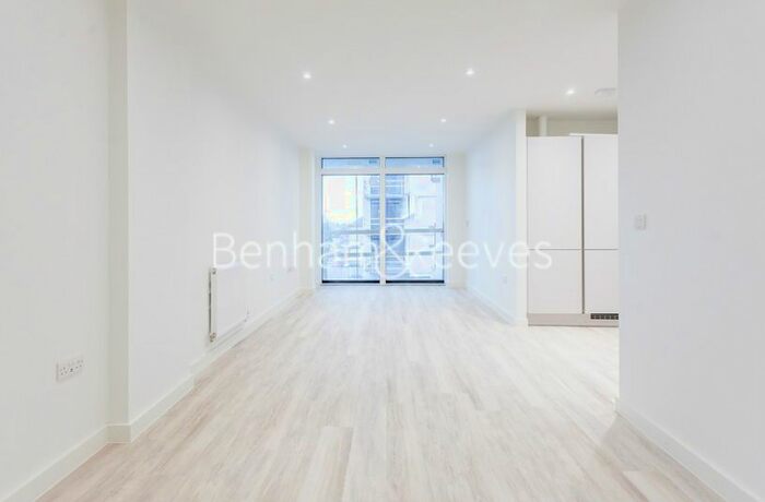 2 Bedroom Flat To Rent In Habito, Hounslow, TW3
