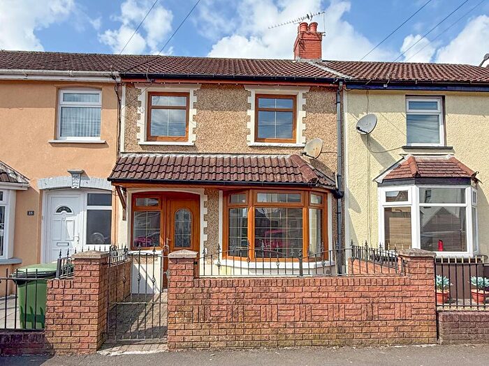 3 Bedroom Semi-Detached House For Sale In Bedwellty Road, Cefn Fforest, NP12