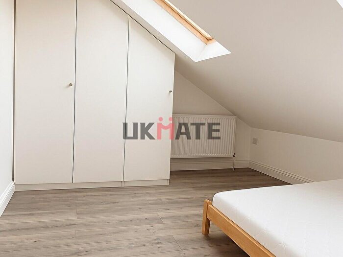 1 Bedroom Flat To Rent In Station Road, Kingston, KT2