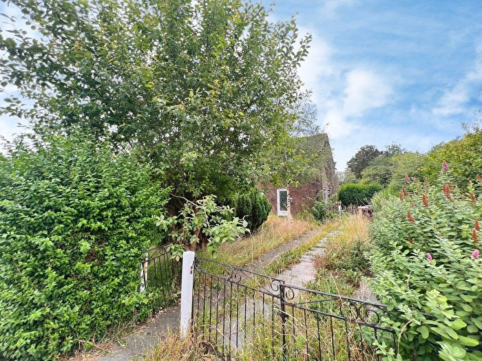 3 Bedroom Terraced House For Sale In Manchester Road, Bolton, BL6