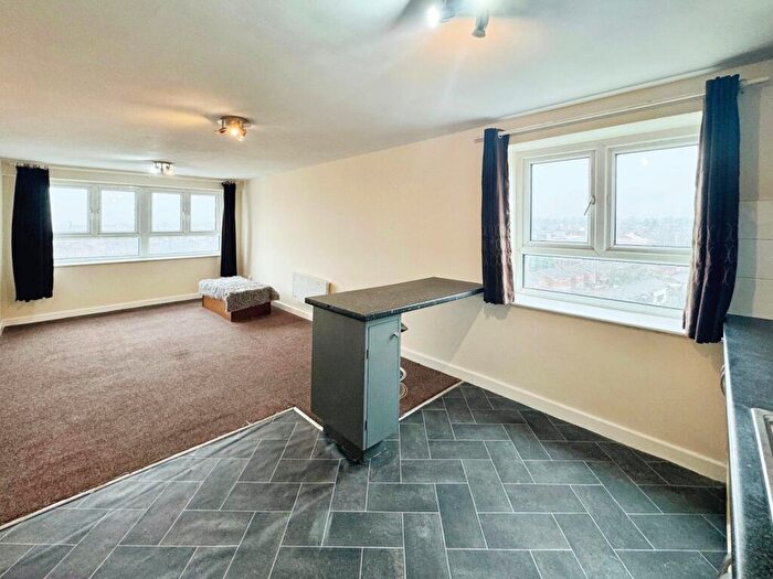 2 Bedroom Apartment To Rent In Highclere Avenue, Salford, Greater Manchester, M7