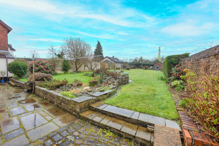 4 Bedroom Semi-Detached House For Sale In Leyland Lane, Leyland, PR26