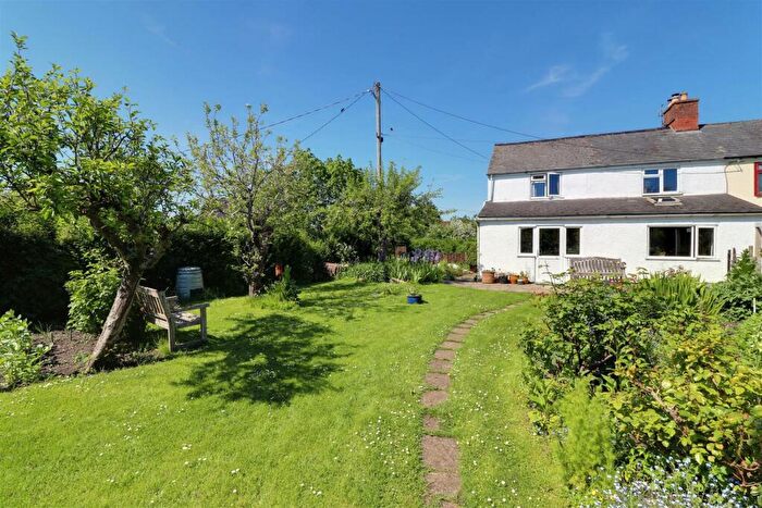 3 Bedroom Semi-Detached House For Sale In Middle Street, Eastington, Stonehouse, GL10