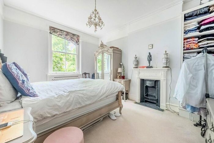 3 Bedroom Flat To Rent In Beaufort Street, Chelsea, London, SW3