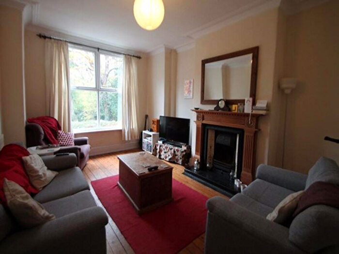 4 Bedroom House To Rent In Brookfield Place, Leeds, LS6